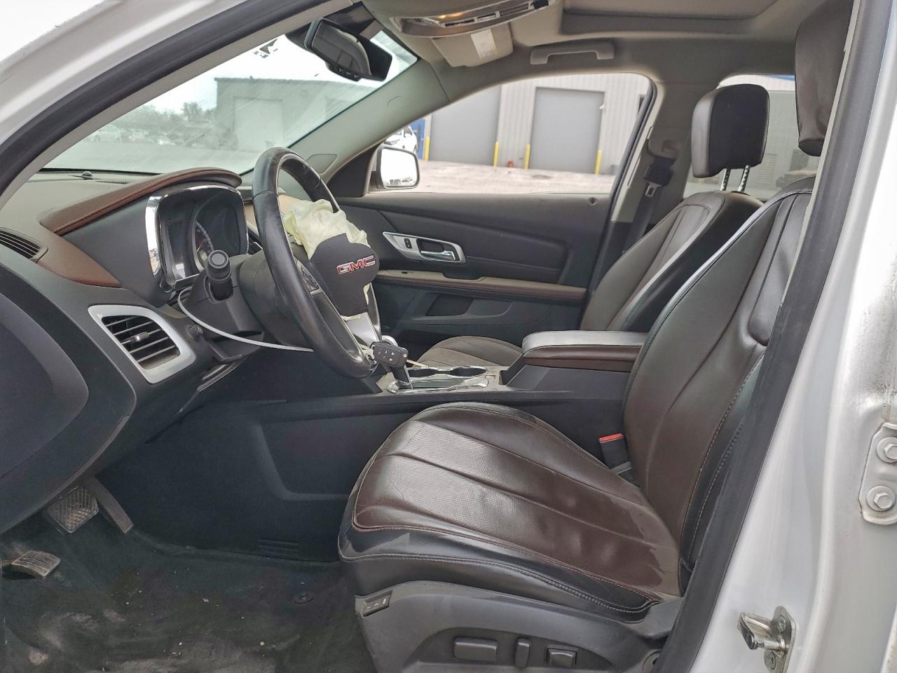 2015 GMC TERRAIN SLT photo 13