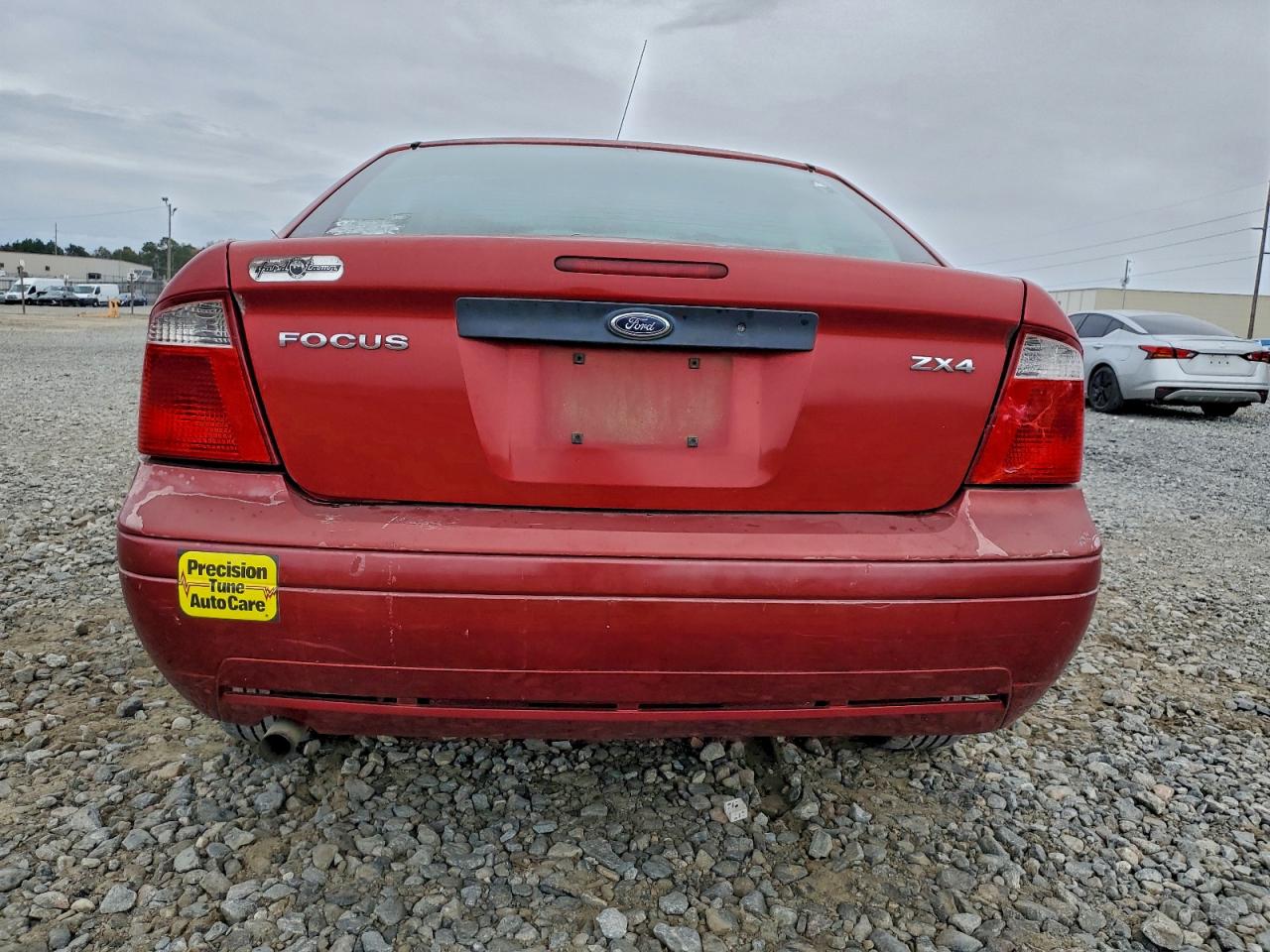 2005 FORD FOCUS ZX4 photo 11