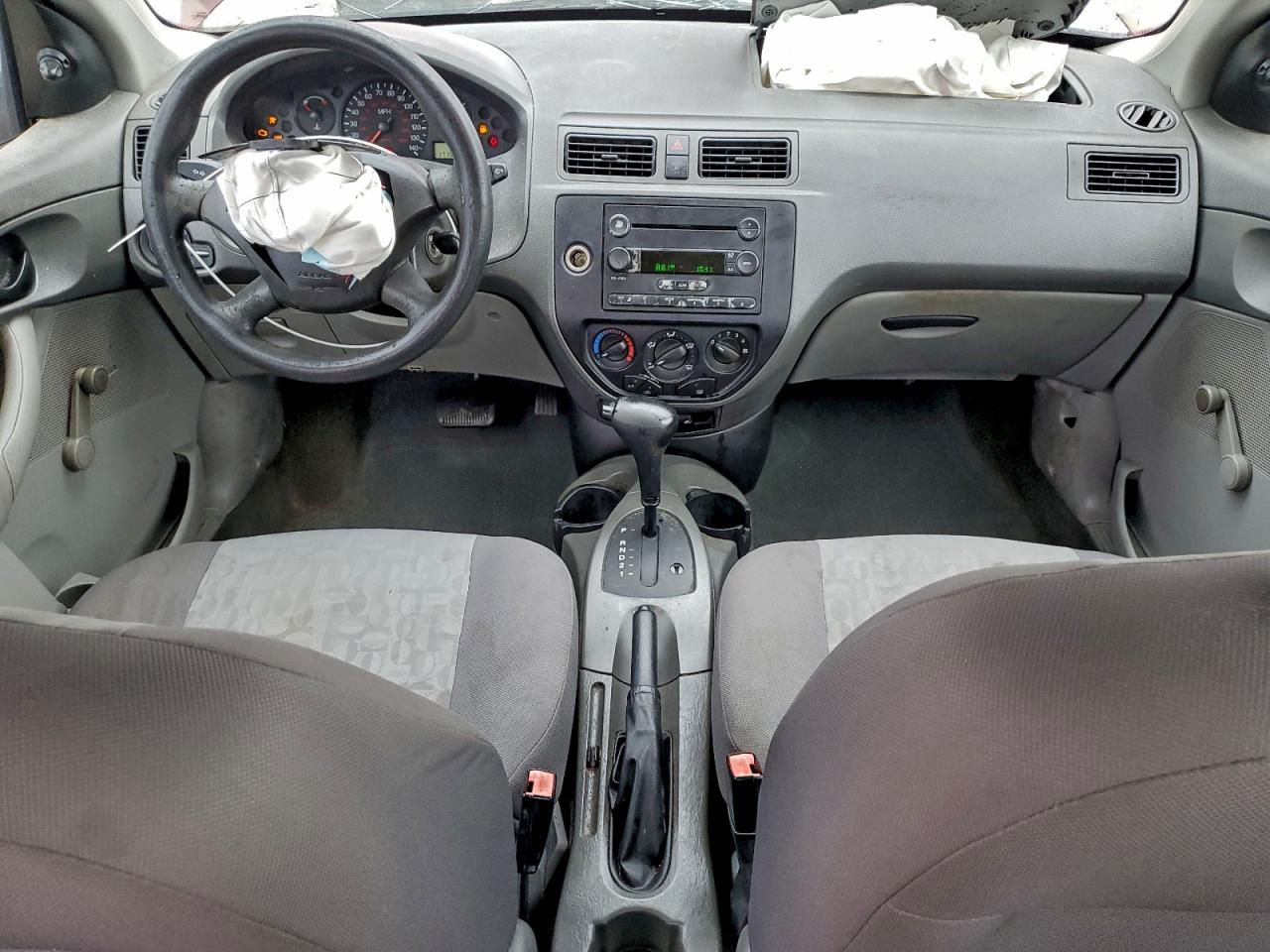 2005 FORD FOCUS ZX4 photo 15