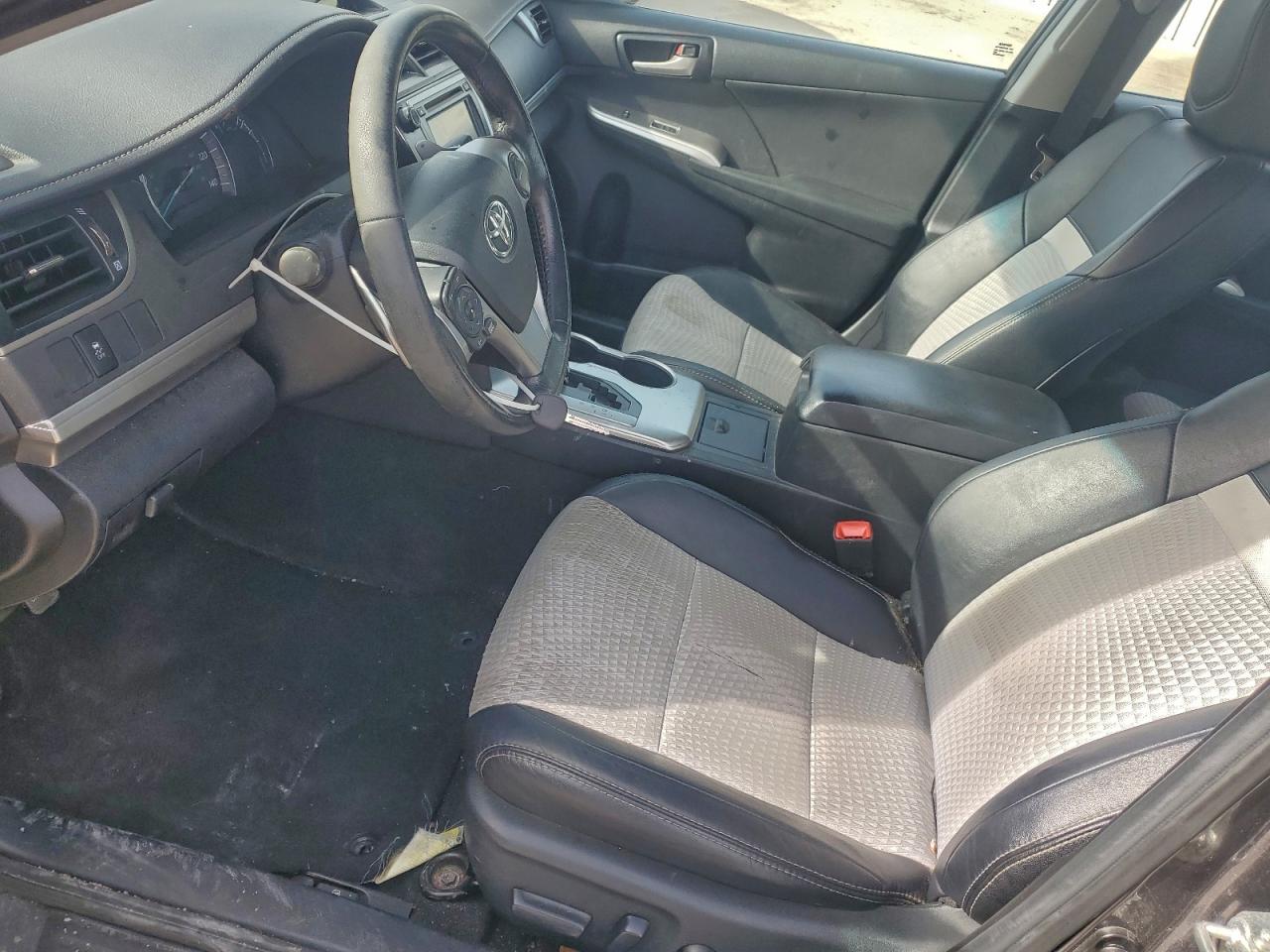 2013 TOYOTA CAMRY L photo 13