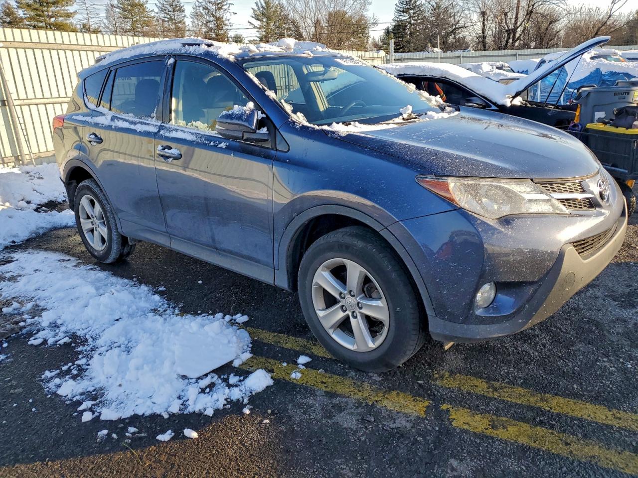 2013 TOYOTA RAV4 XLE photo 7