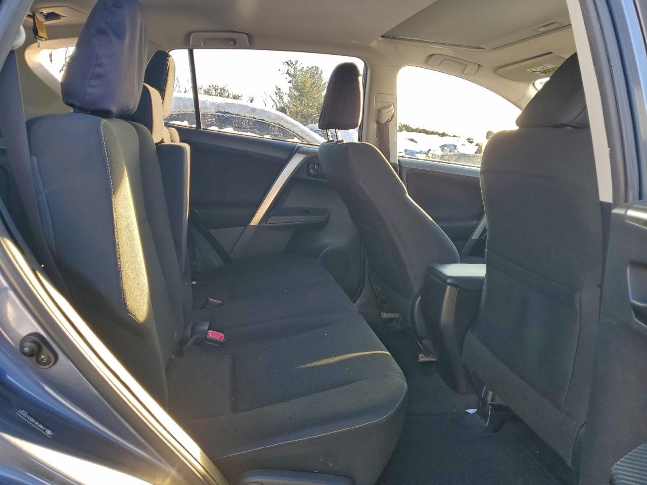 2013 TOYOTA RAV4 XLE photo 21