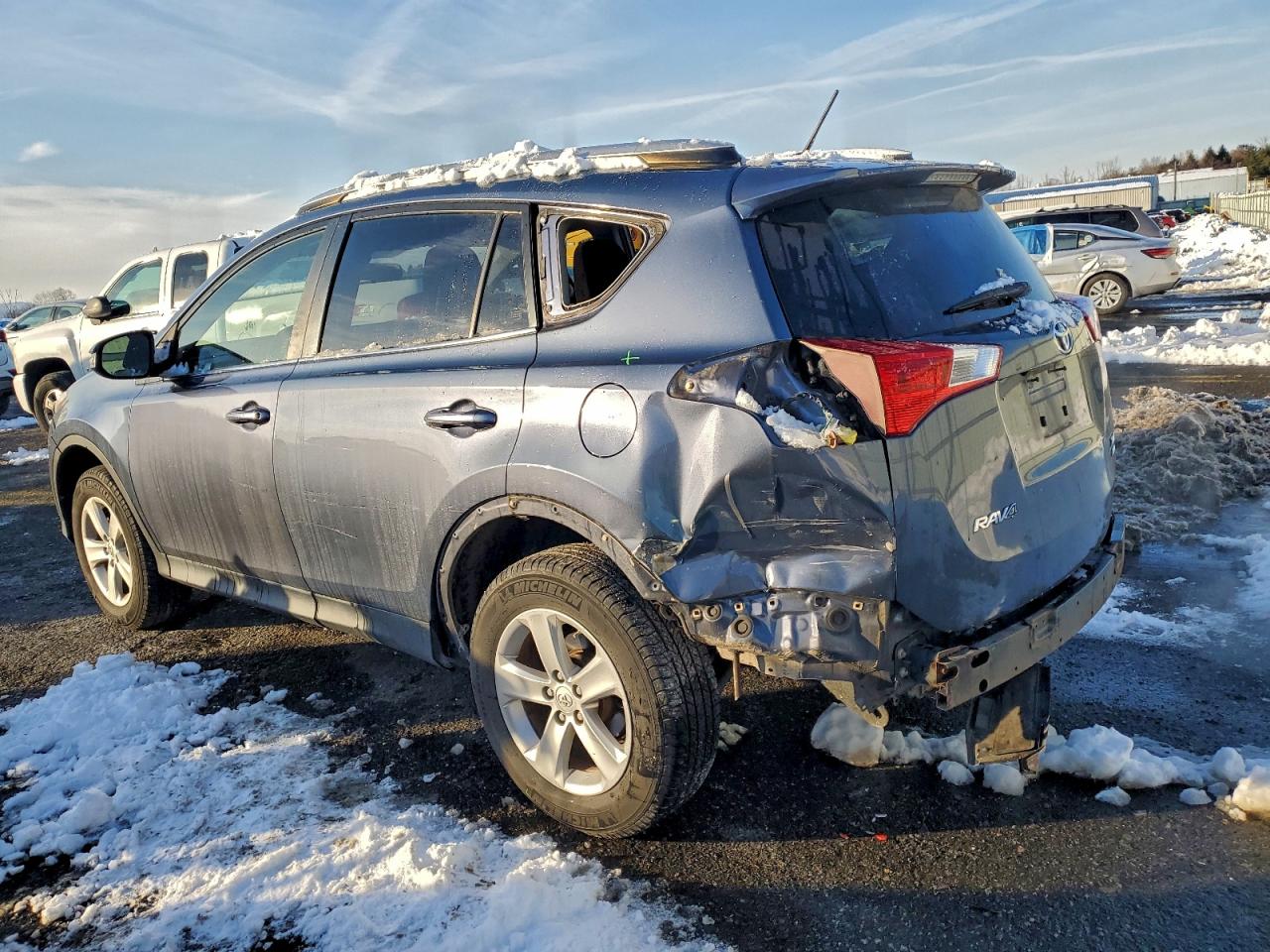 2013 TOYOTA RAV4 XLE photo 3