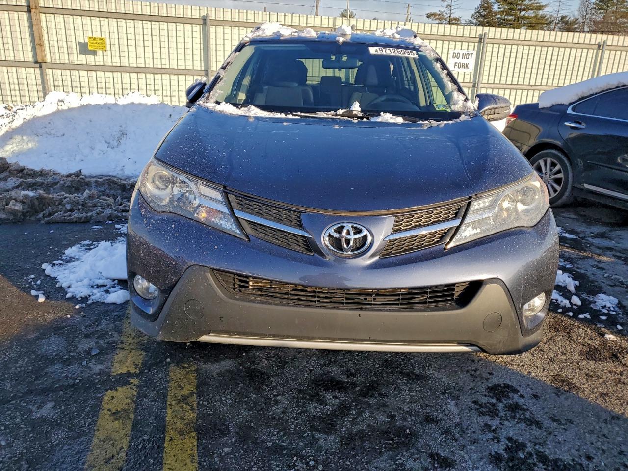 2013 TOYOTA RAV4 XLE photo 9