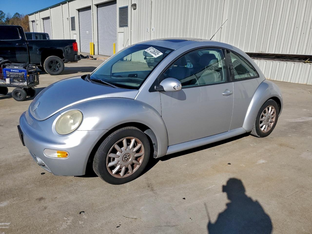 2005 VOLKSWAGEN NEW BEETLE