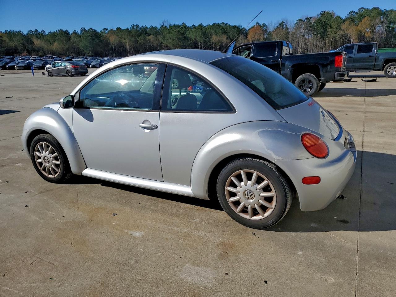 2005 VOLKSWAGEN NEW BEETLE GLS photo 3