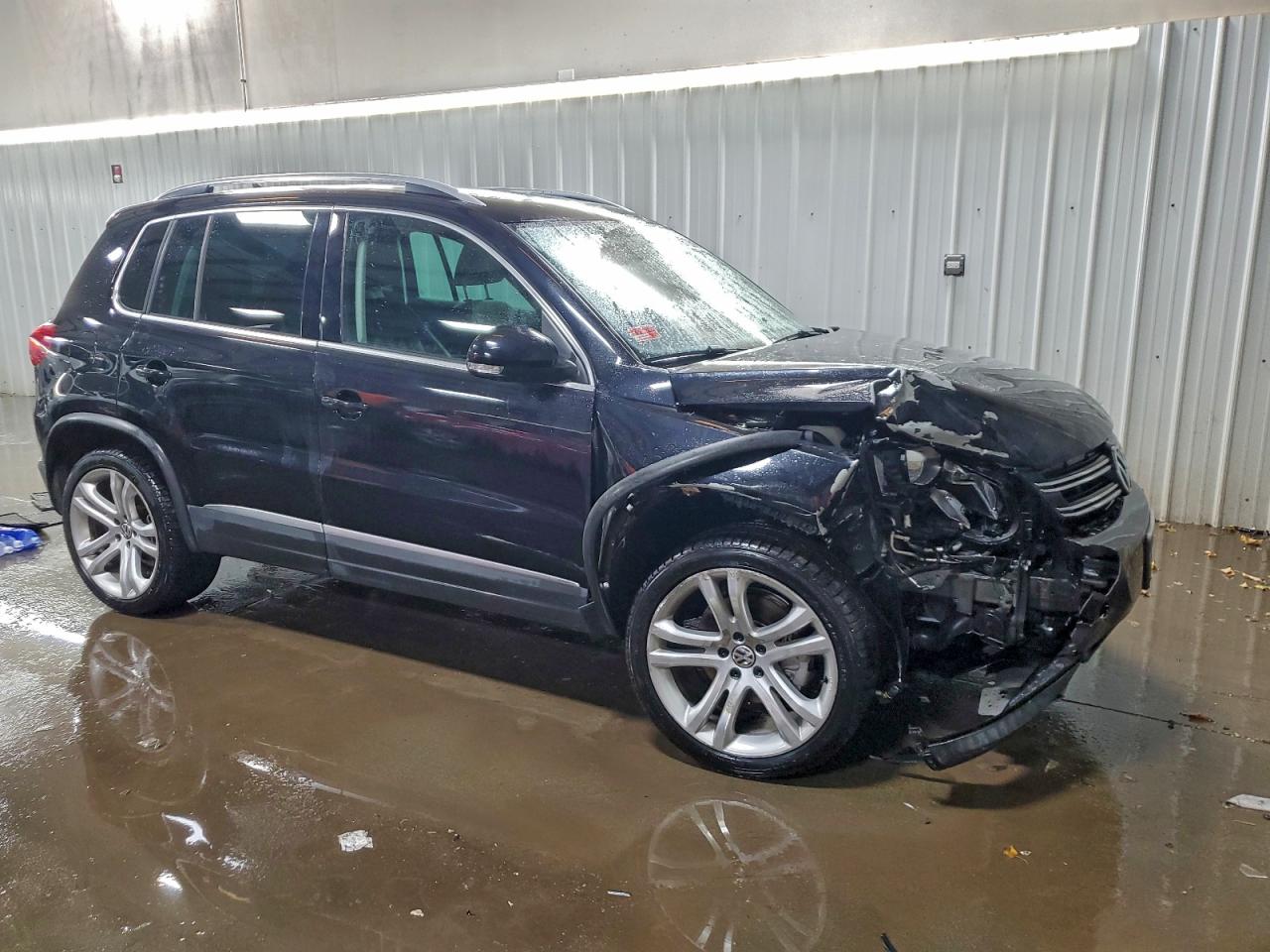 2012 VOLKSWAGEN TIGUAN S photo 4