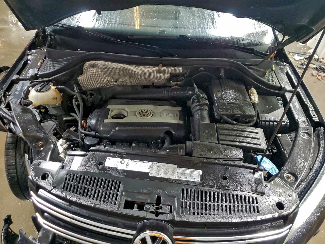 2012 VOLKSWAGEN TIGUAN S photo 11