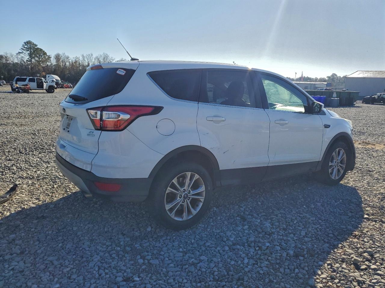 2017 FORD ESCAPE SE photo 3