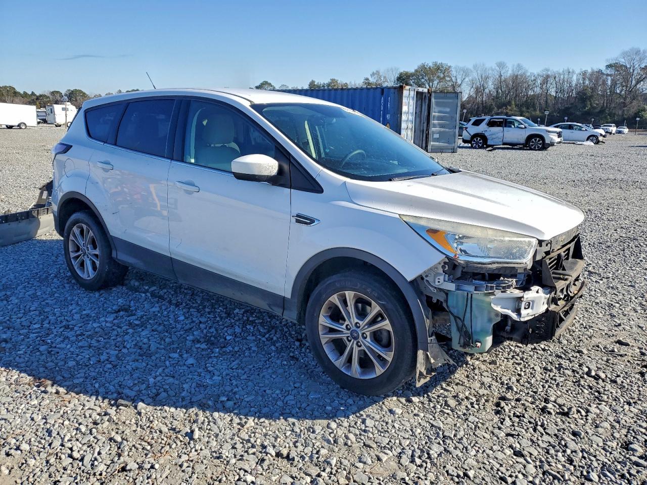 2017 FORD ESCAPE SE photo 4