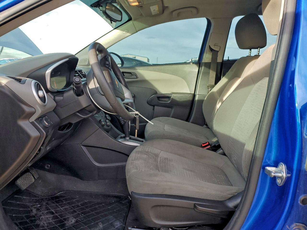2017 CHEVROLET SONIC LS photo 7