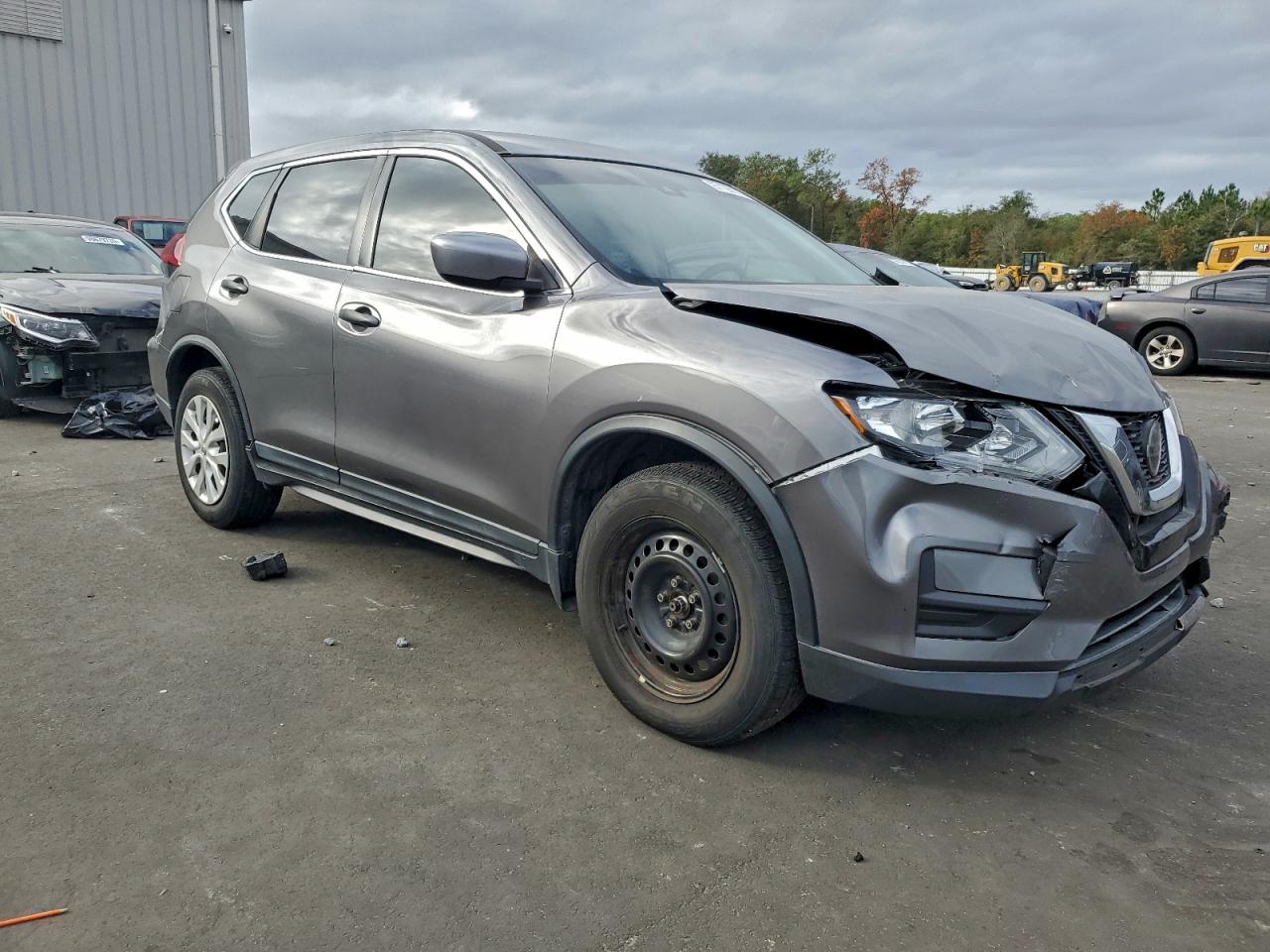 2019 NISSAN ROGUE S photo 4