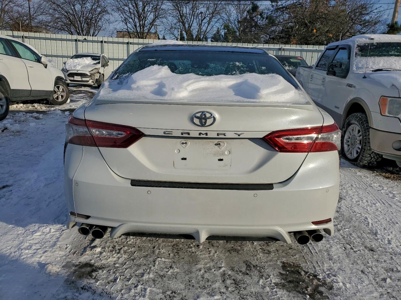 2018 TOYOTA CAMRY XSE photo 11