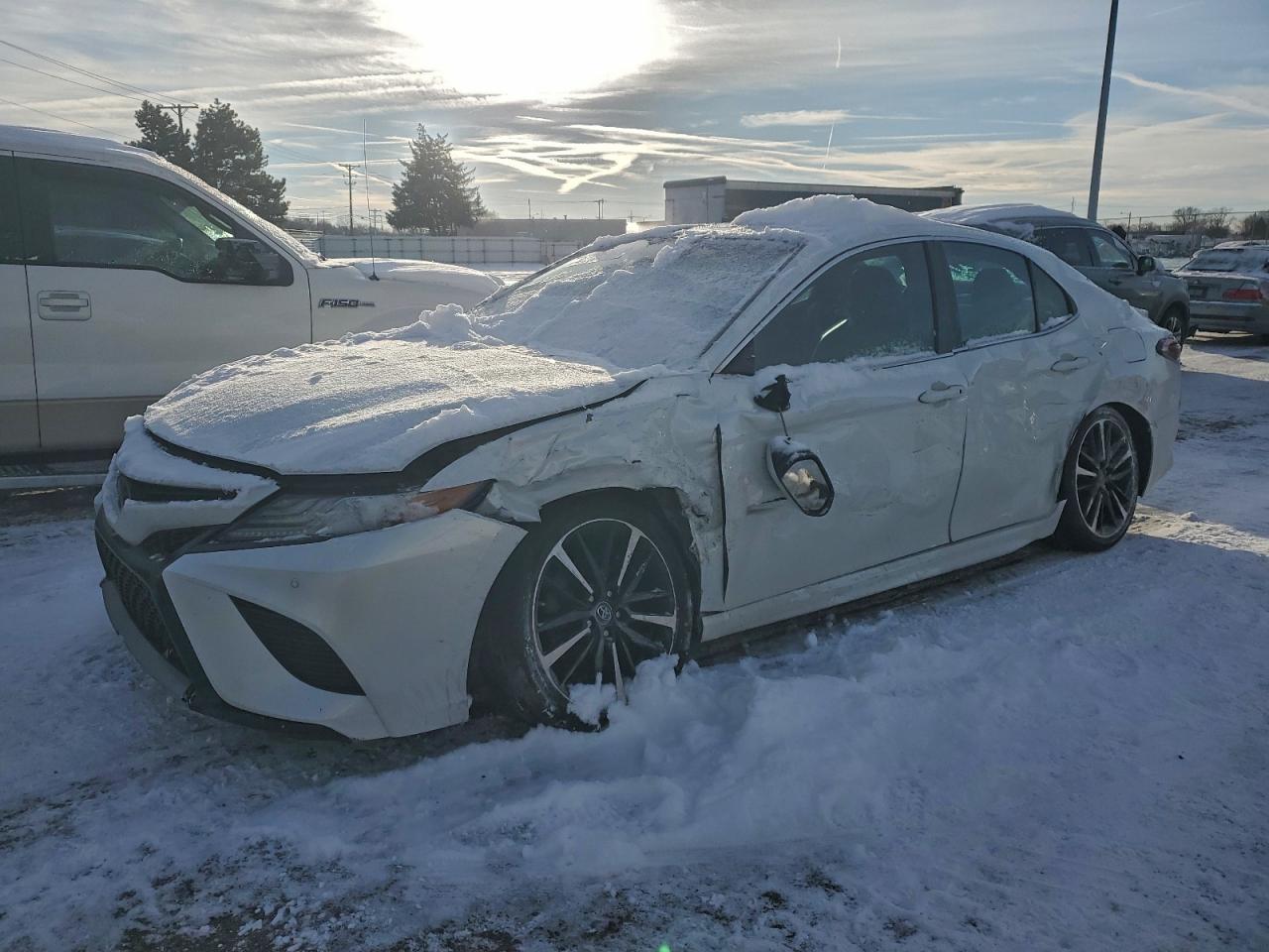2018 TOYOTA CAMRY