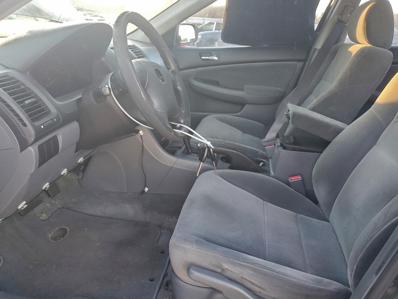 2005 HONDA ACCORD LX photo 7