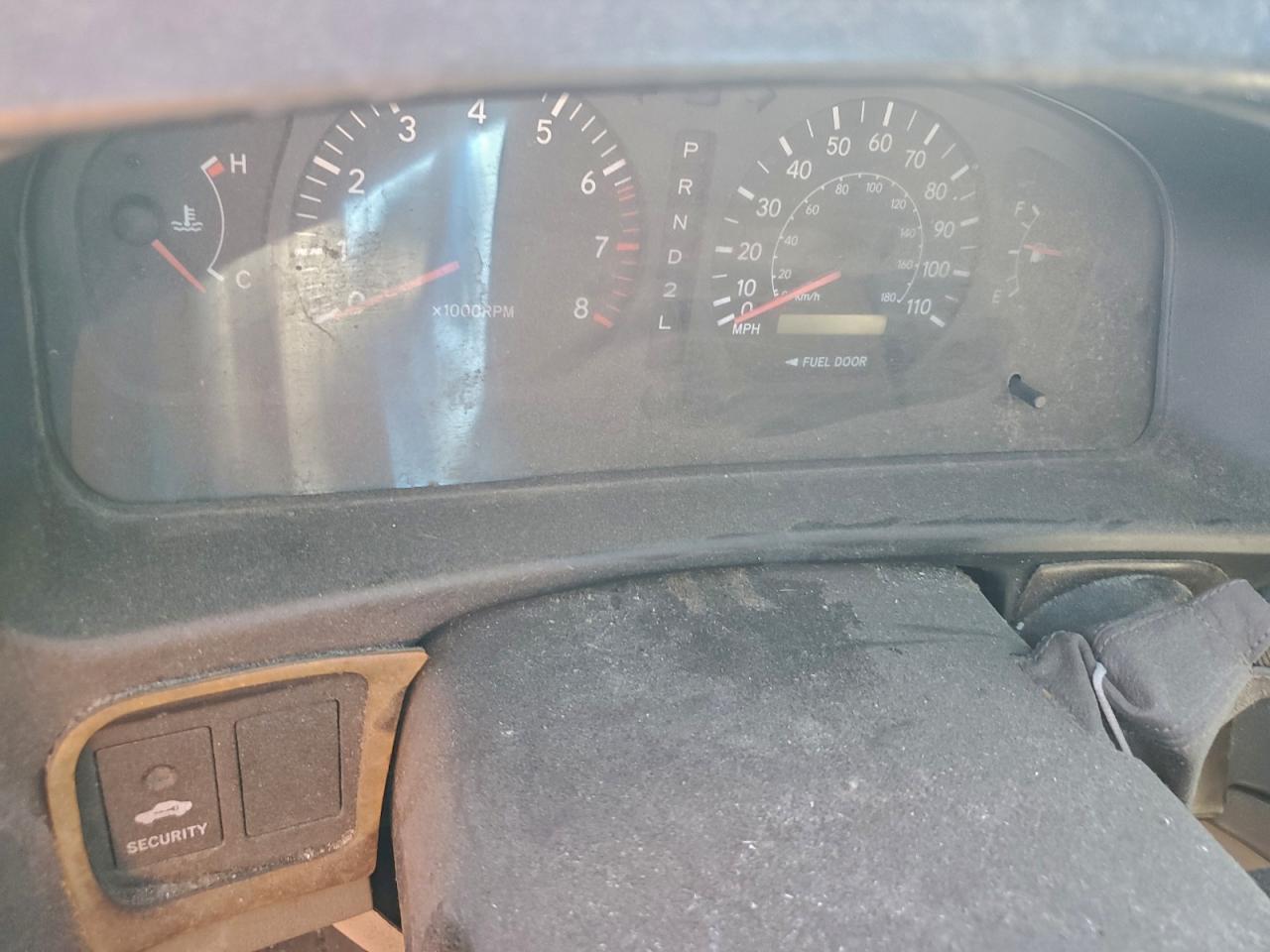 1998 TOYOTA SIENNA LE photo 17