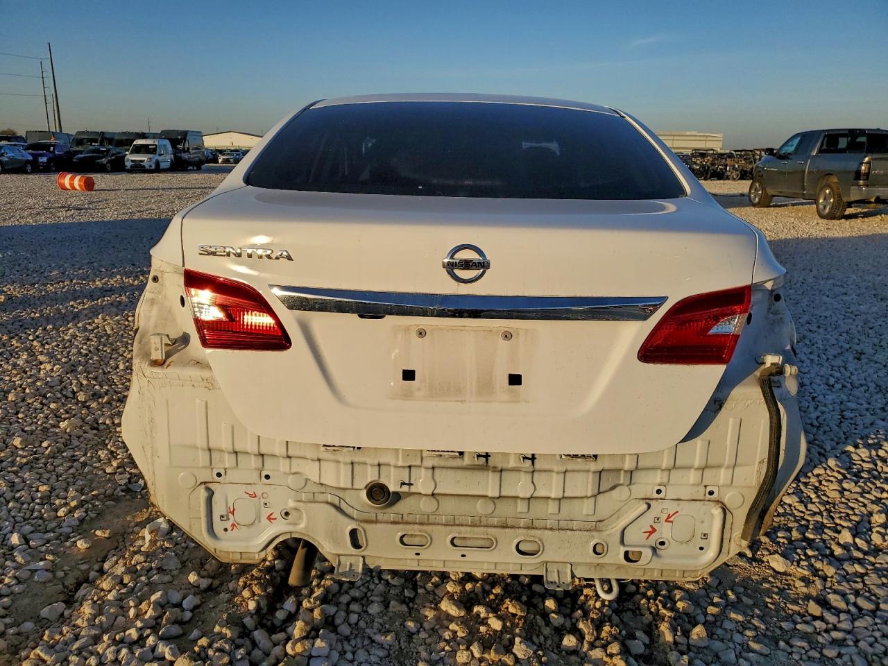 2019 NISSAN SENTRA S photo 11