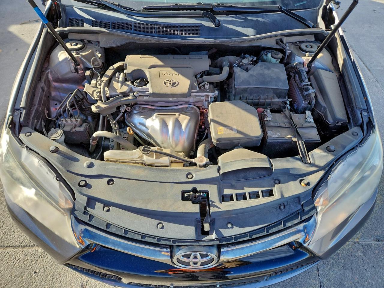 2017 TOYOTA CAMRY LE photo 31