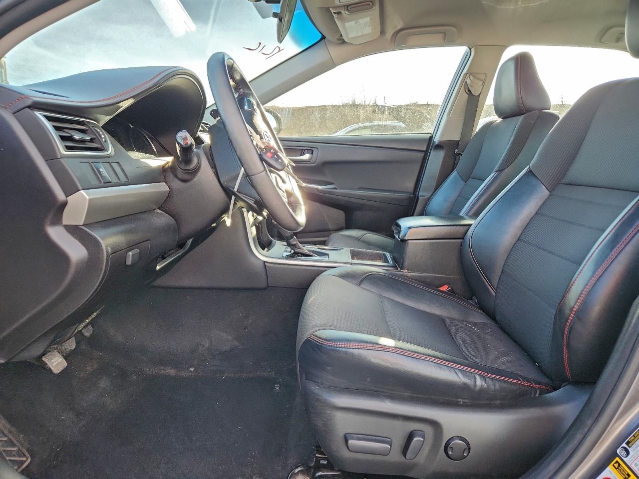 2017 TOYOTA CAMRY LE photo 19