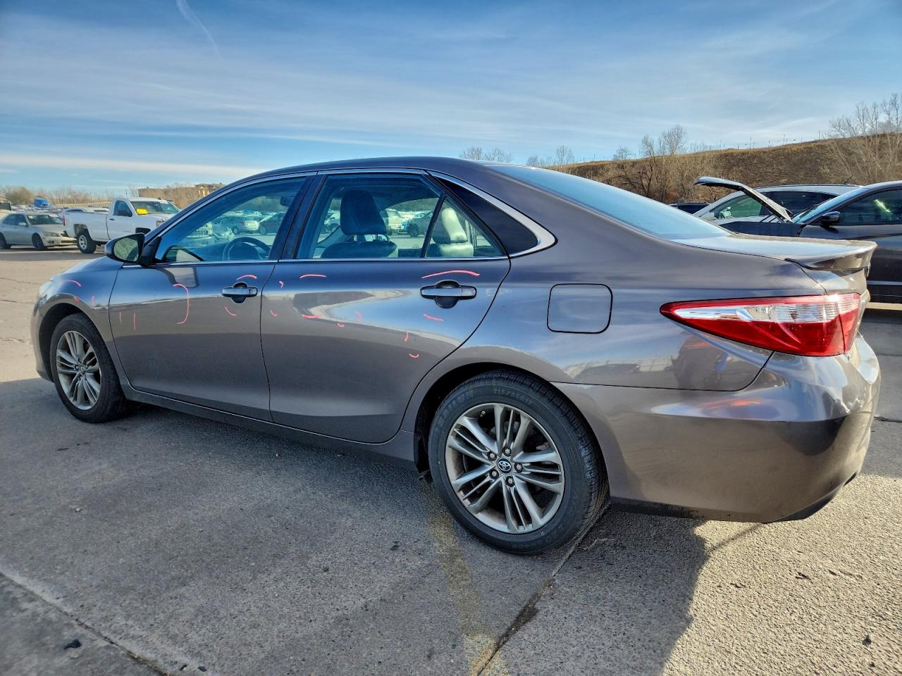 2017 TOYOTA CAMRY LE photo 4