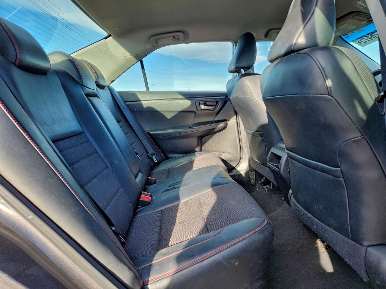 2017 TOYOTA CAMRY LE photo 28