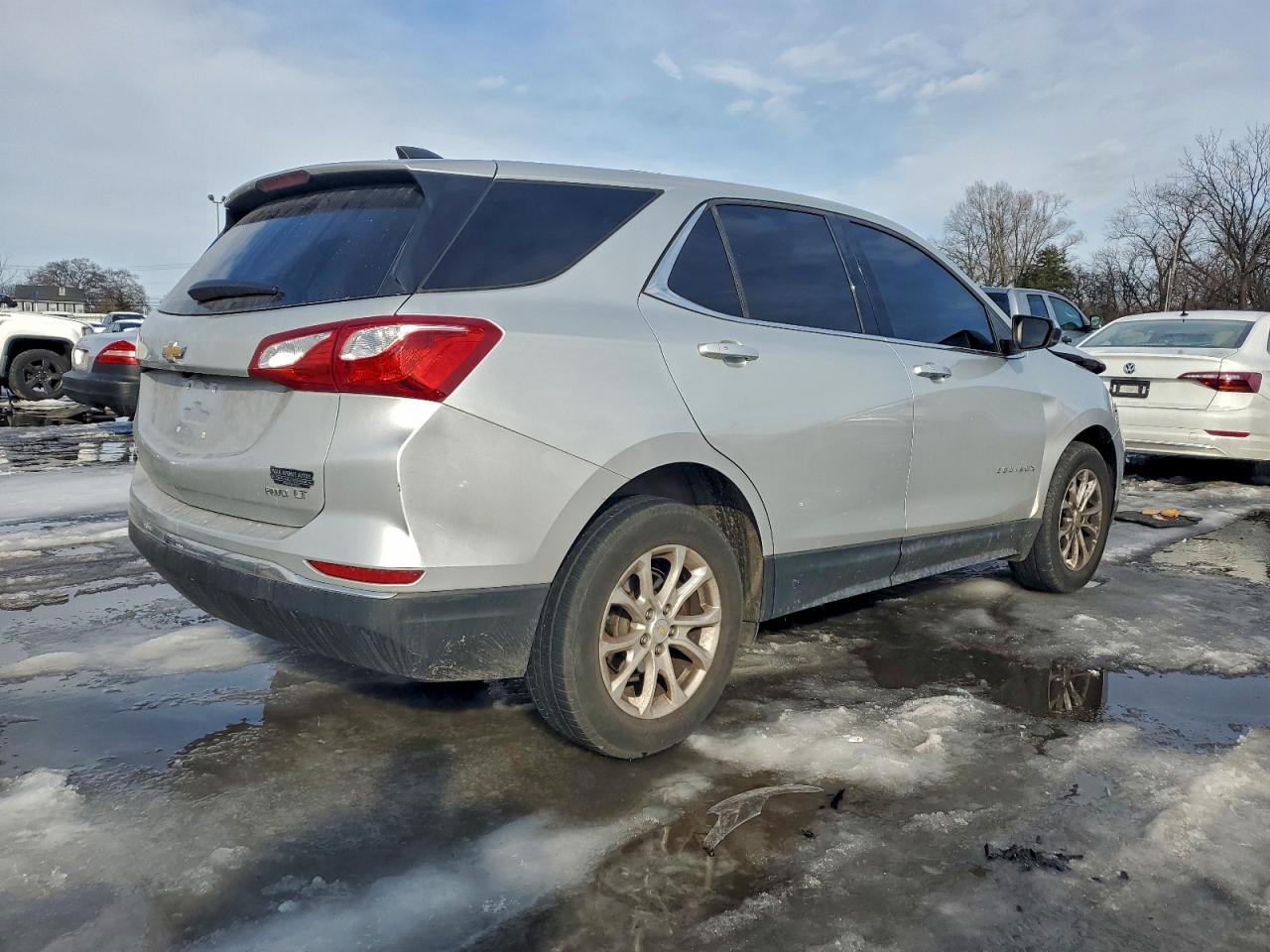 2018 CHEVROLET EQUINOX LT photo 3