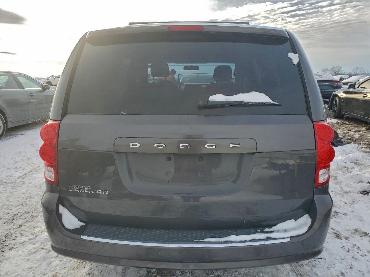 2015 DODGE GRAND CARAVAN SE photo 11