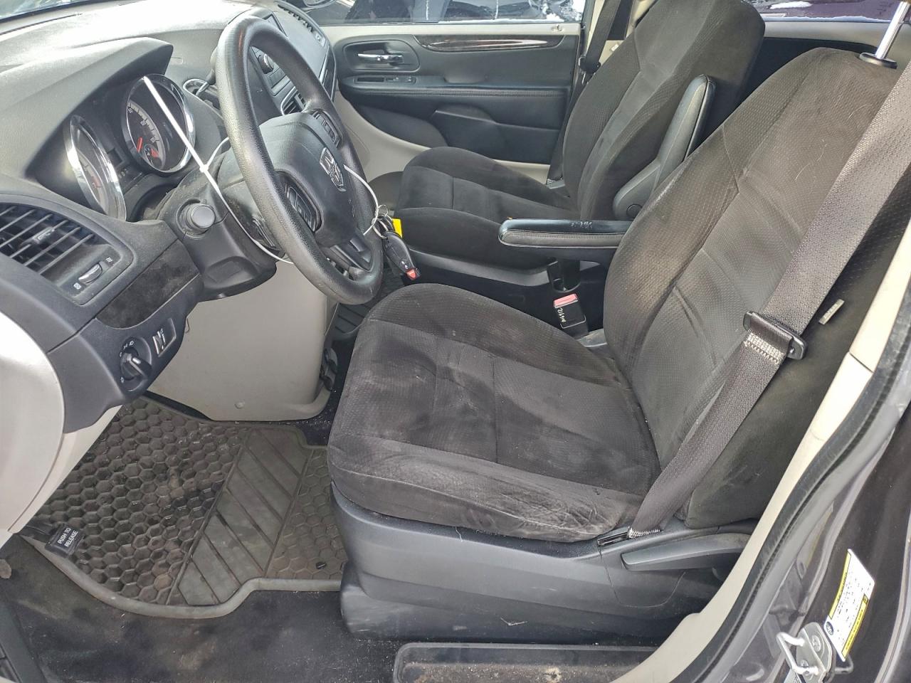 2015 DODGE GRAND CARAVAN SE photo 13