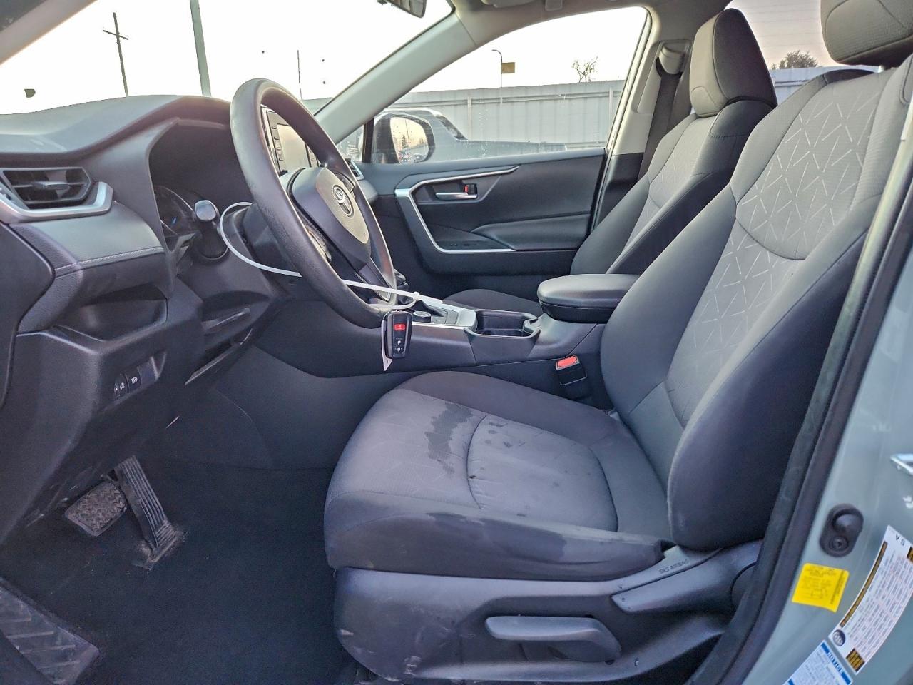 2019 TOYOTA RAV4 XLE photo 13