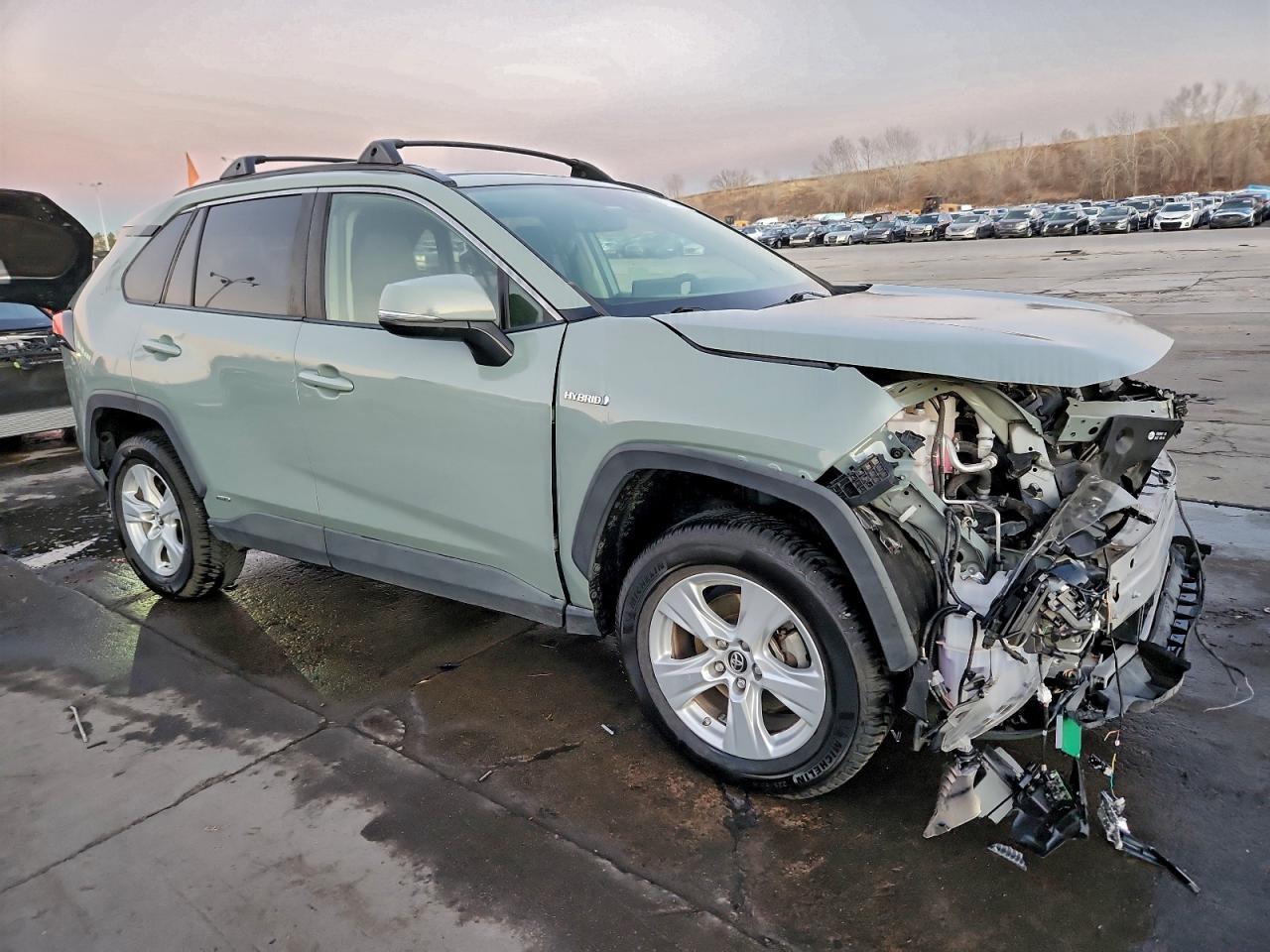 2019 TOYOTA RAV4 XLE photo 7