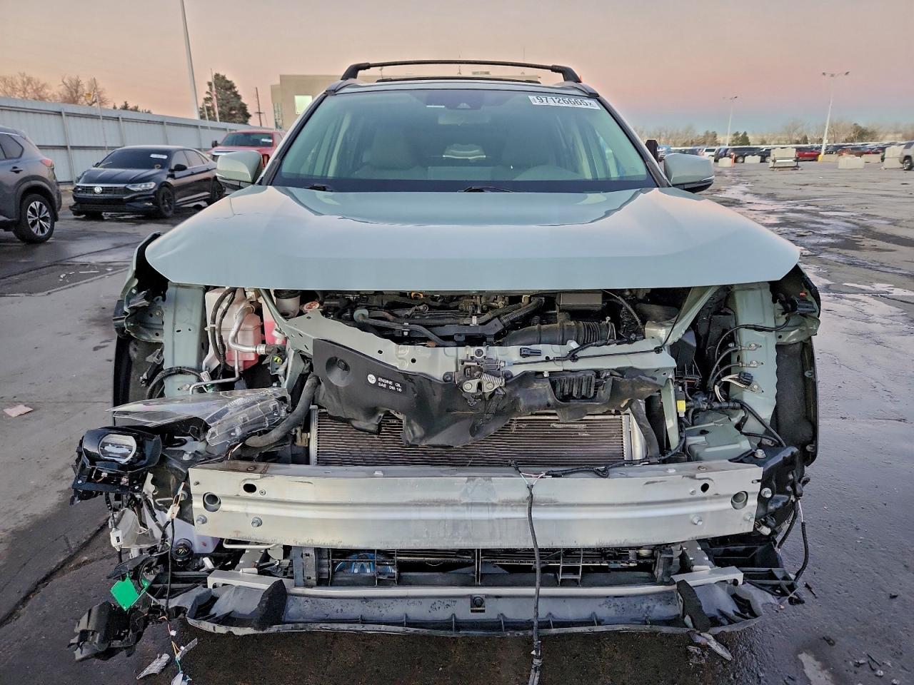 2019 TOYOTA RAV4 XLE photo 9