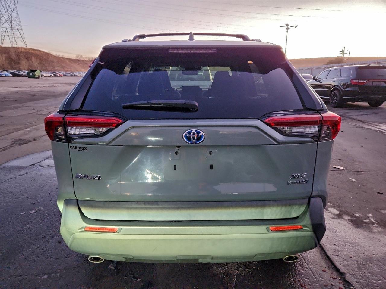 2019 TOYOTA RAV4 XLE photo 11