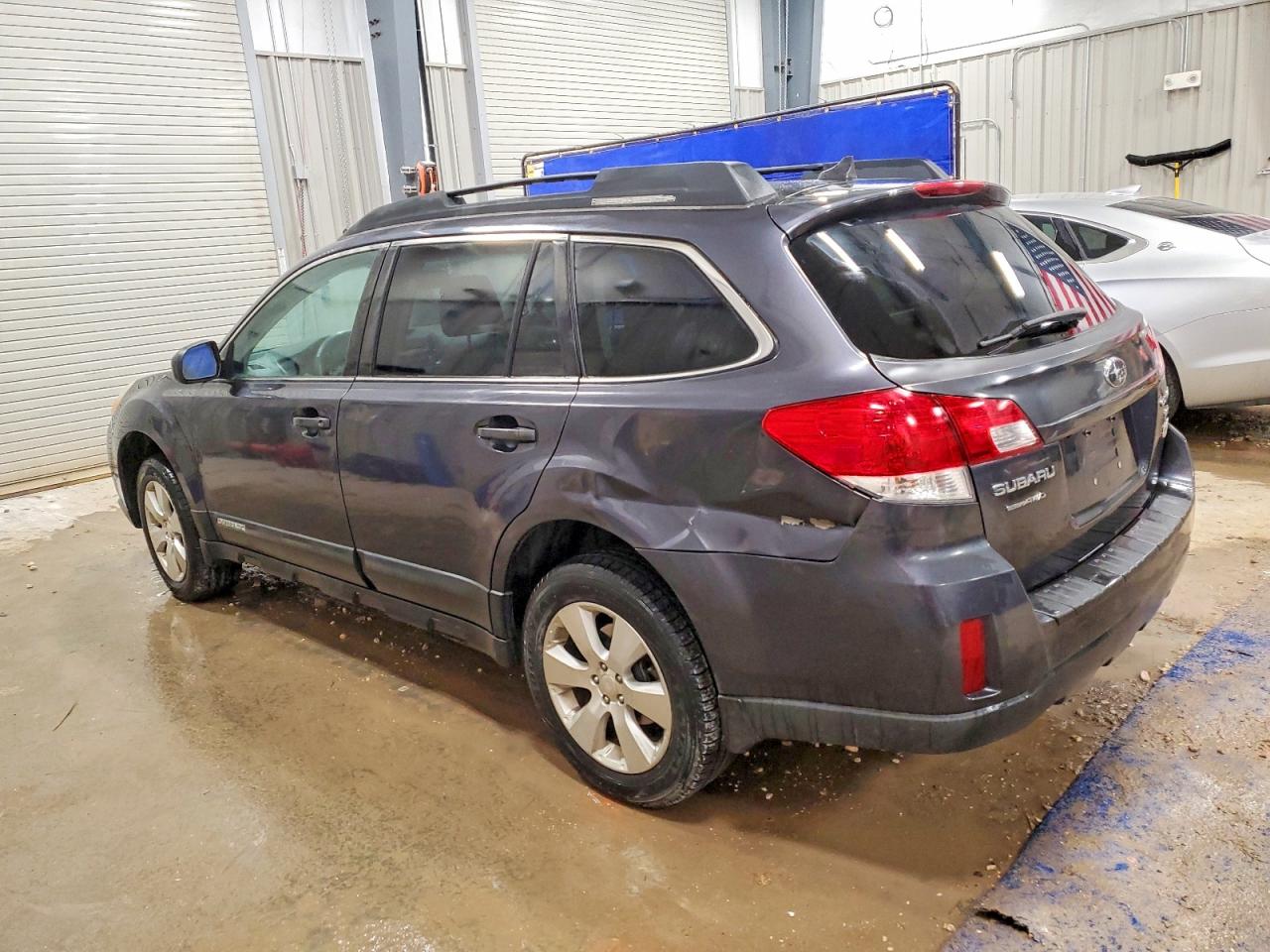2011 SUBARU OUTBACK 3.6R LIMITED photo 2