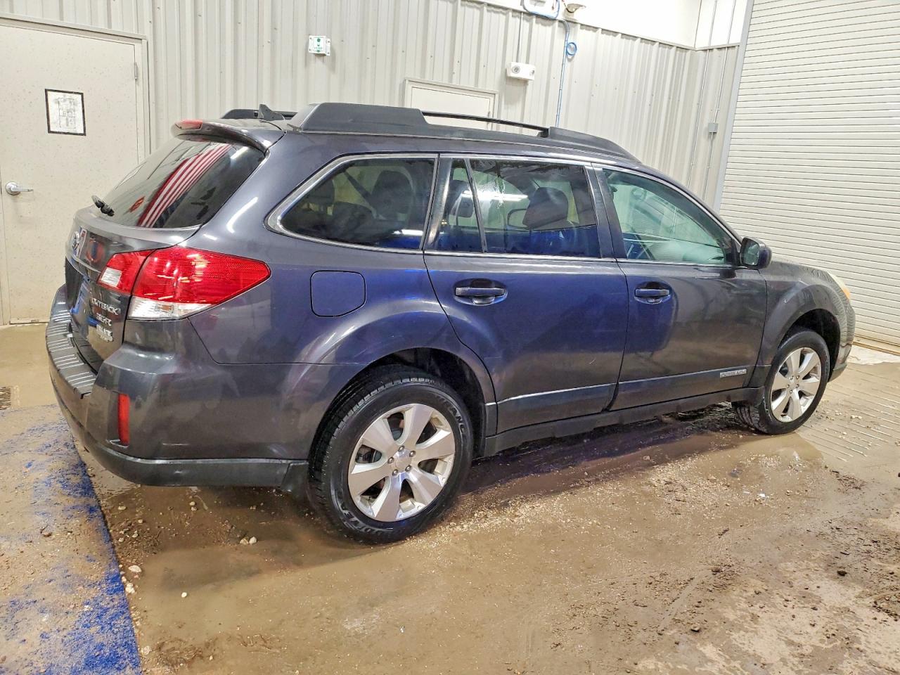 2011 SUBARU OUTBACK 3.6R LIMITED photo 3