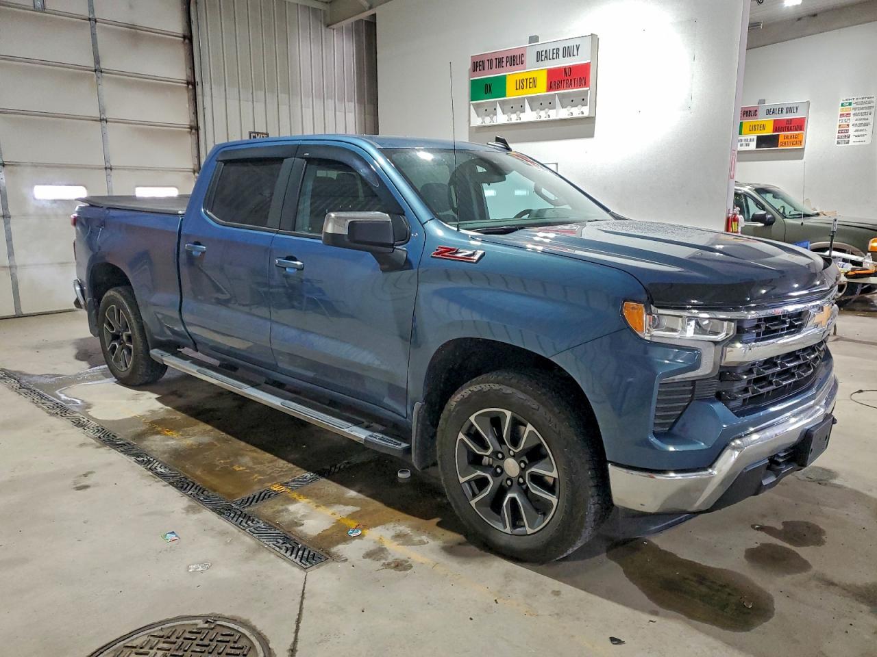 2024 CHEVROLET SILVERADO K1500 LT photo 10