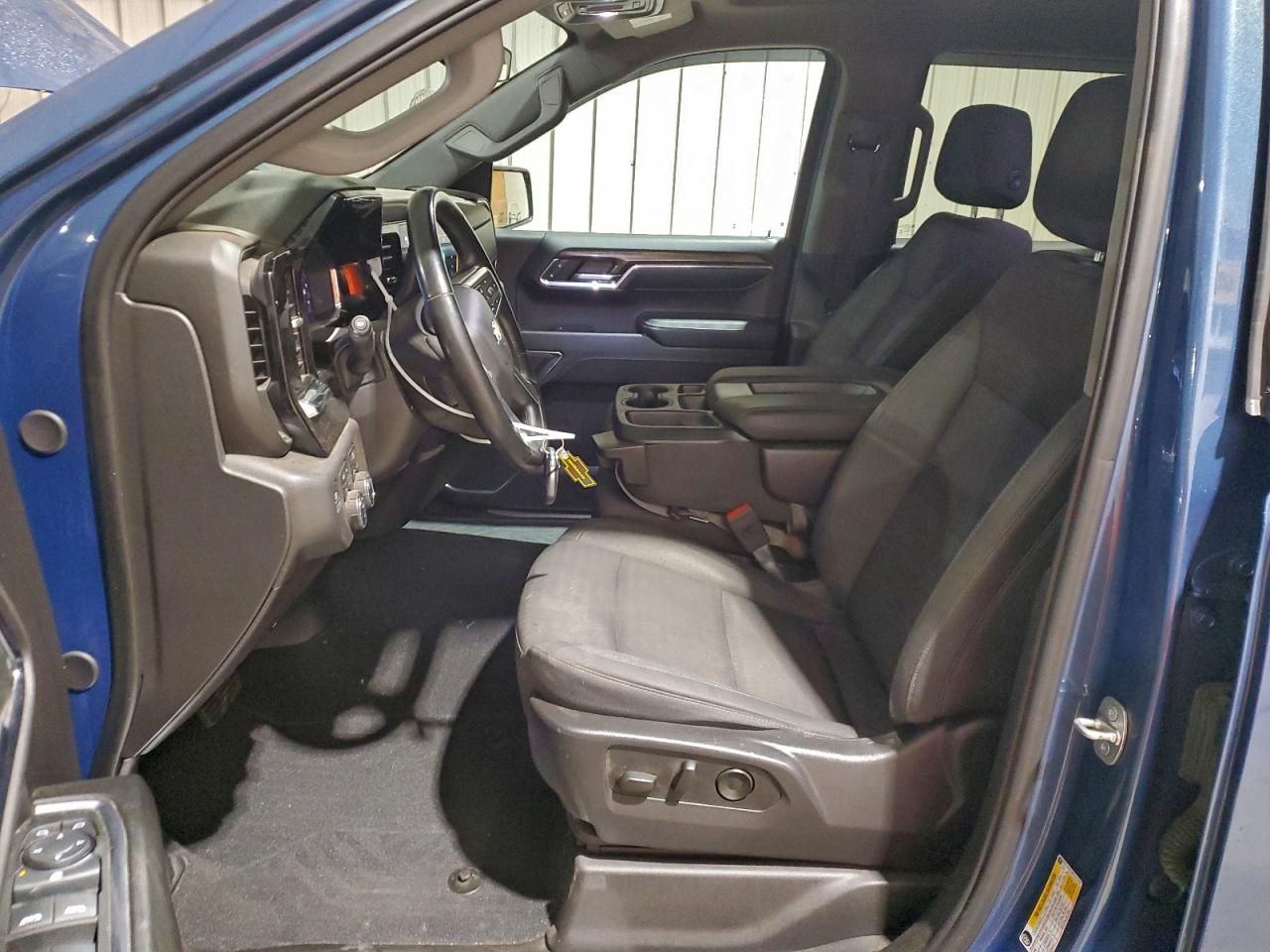 2024 CHEVROLET SILVERADO K1500 LT photo 19