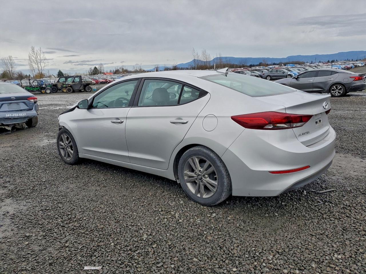 2017 HYUNDAI ELANTRA SE photo 3