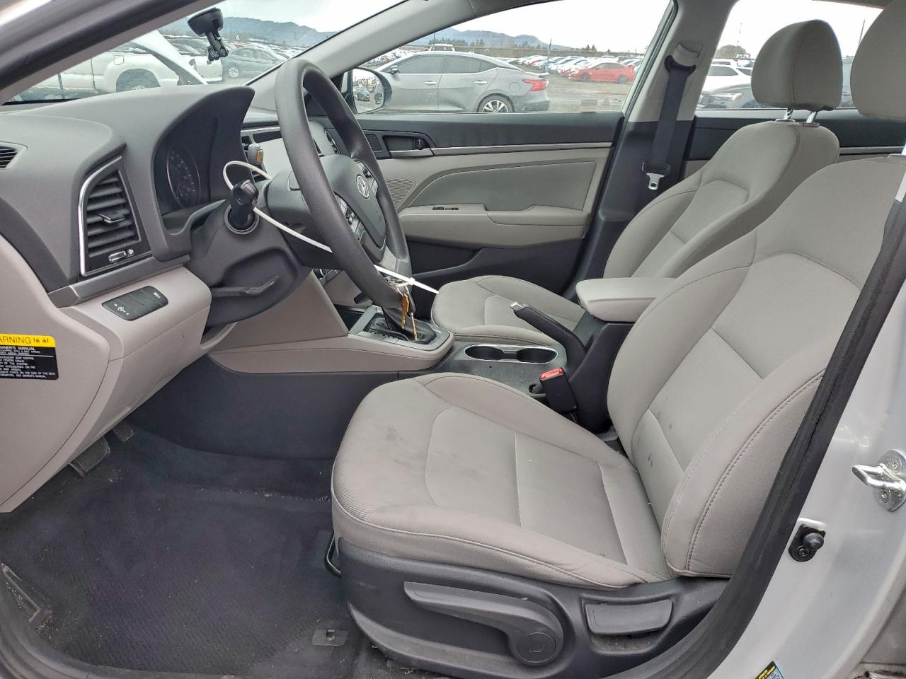 2017 HYUNDAI ELANTRA SE photo 13