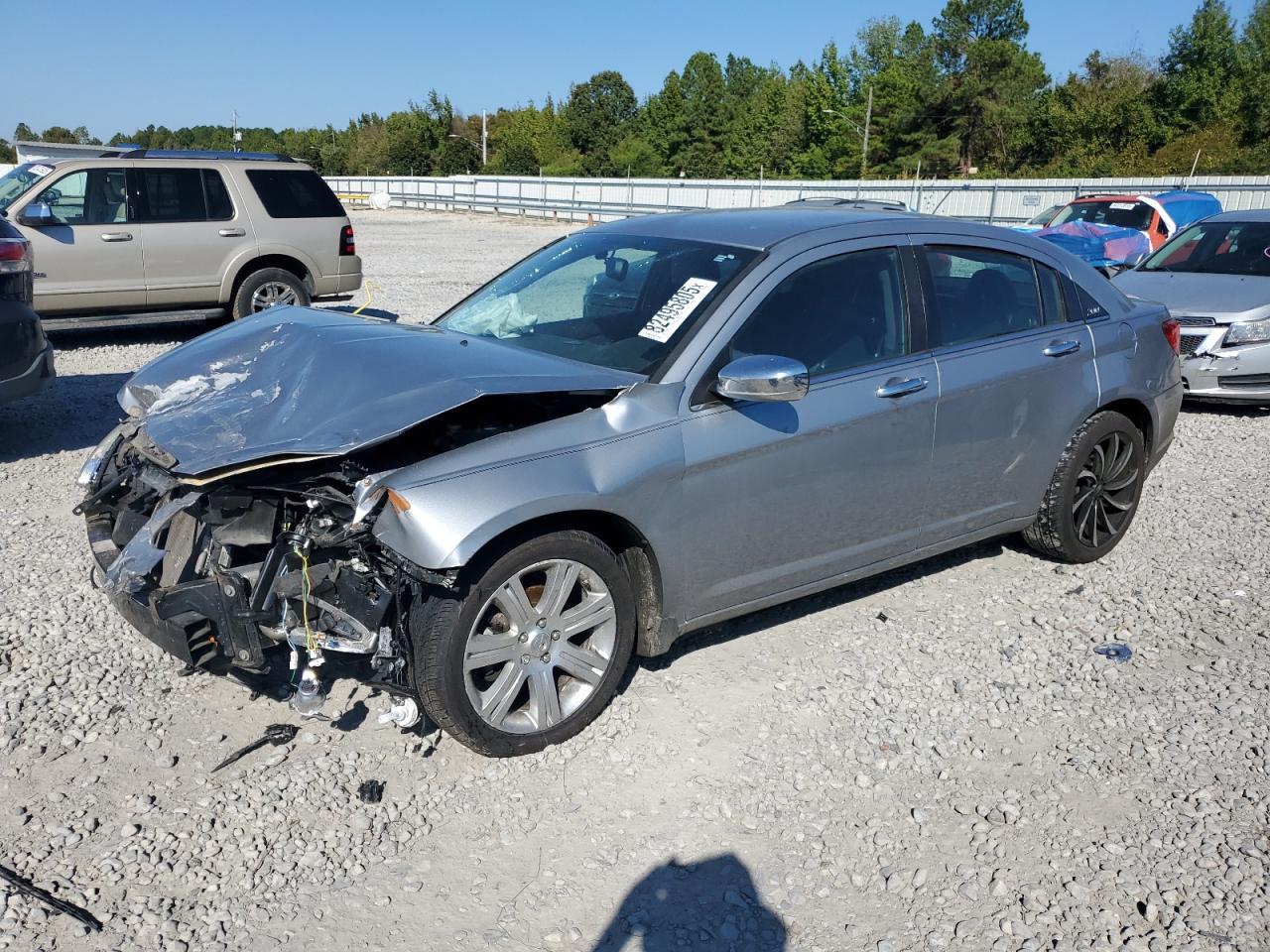 2013 CHRYSLER 200