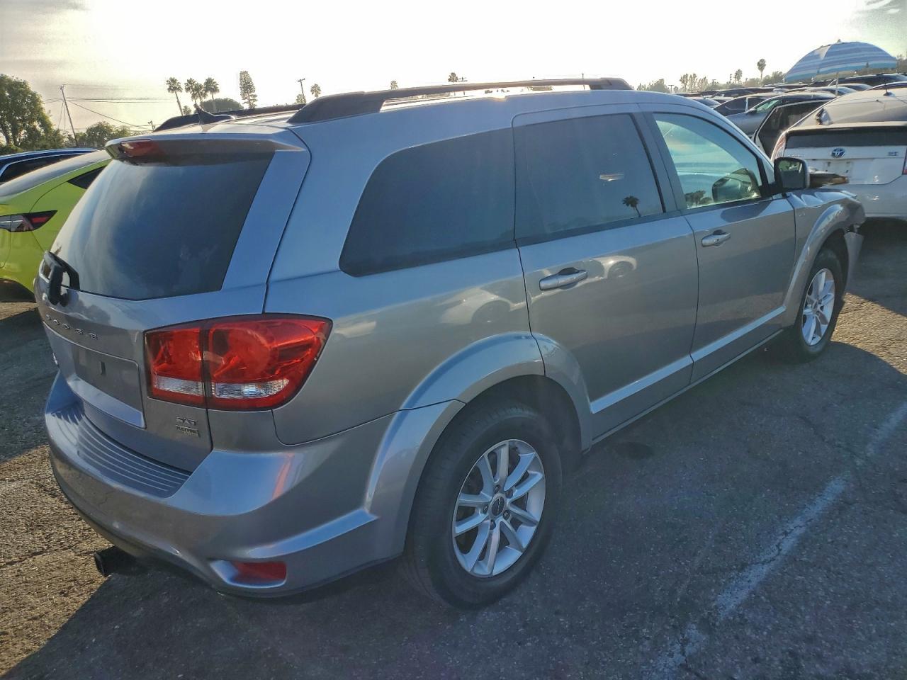 2017 DODGE JOURNEY SXT photo 5