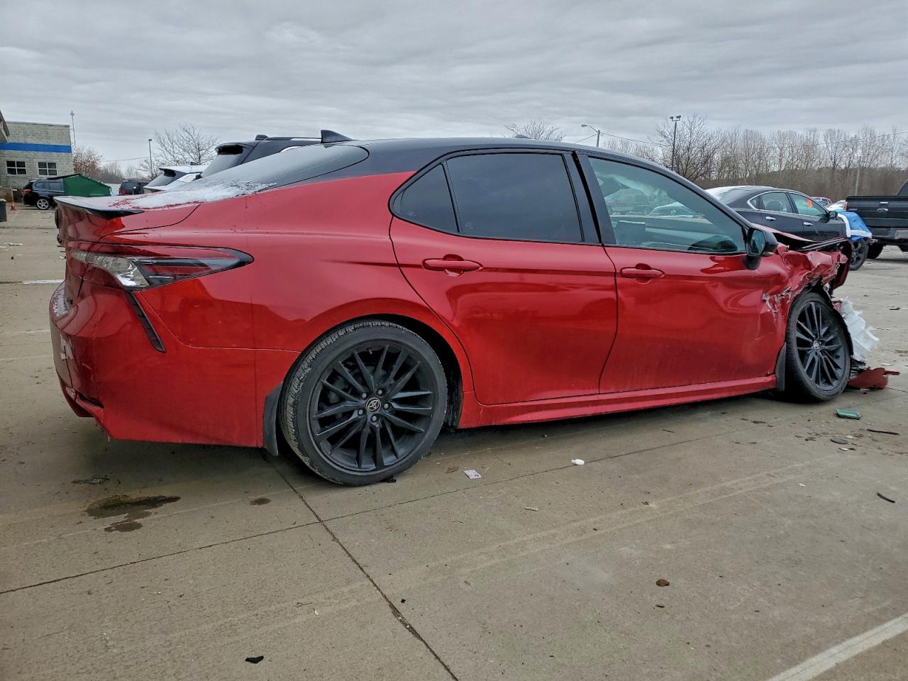 2022 TOYOTA CAMRY XSE photo 3