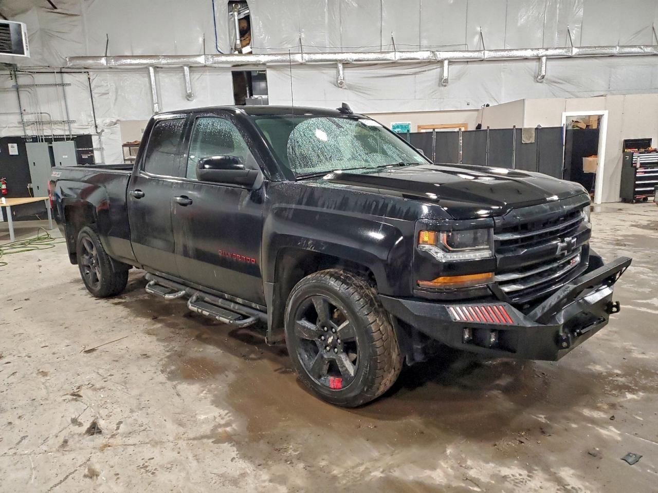 2017 CHEVROLET SILVERADO K1500 LT photo 4