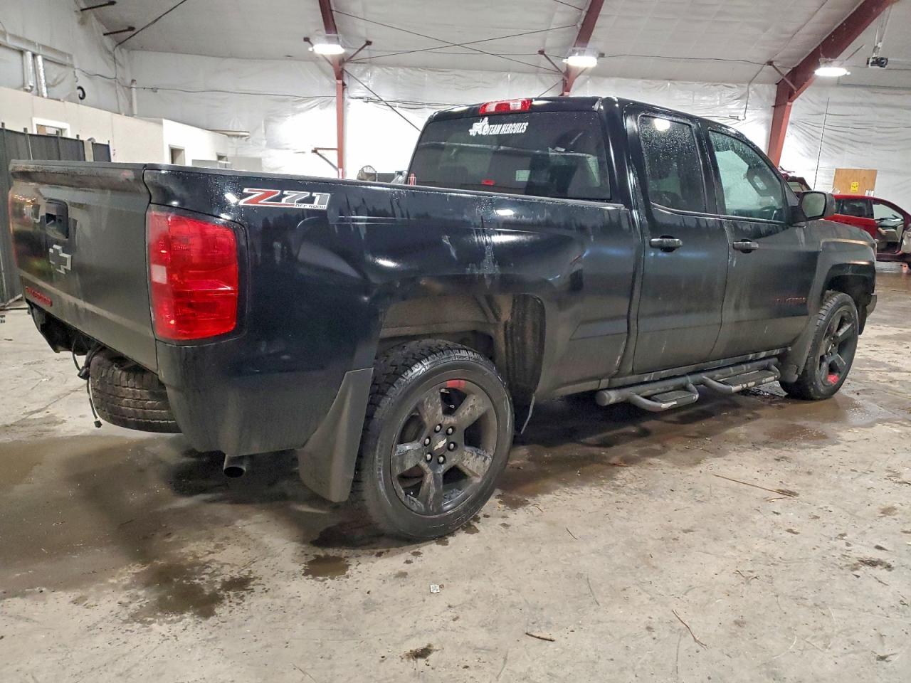 2017 CHEVROLET SILVERADO K1500 LT photo 3