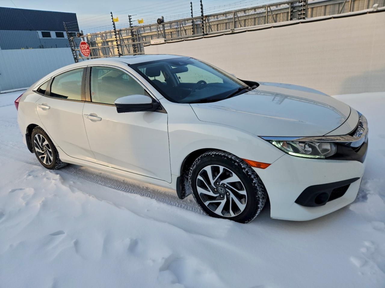 2017 HONDA CIVIC EX photo 4