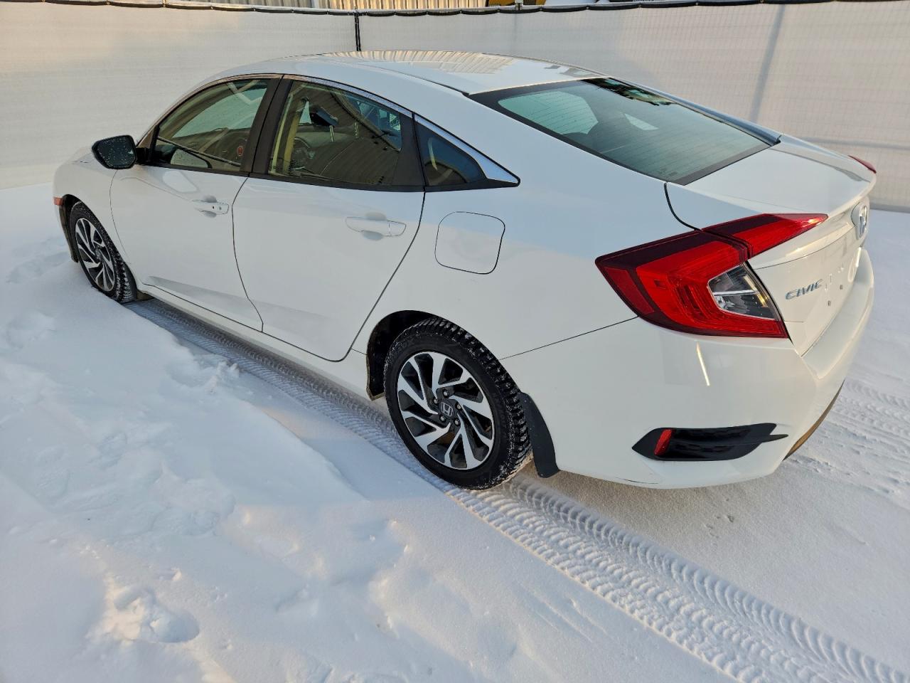 2017 HONDA CIVIC EX photo 2