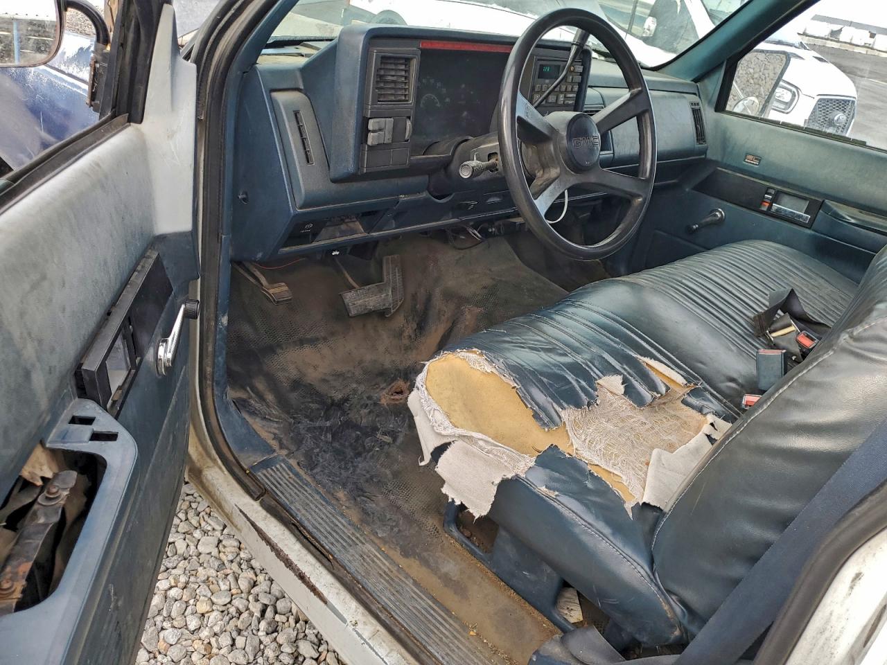 1991 GMC SIERRA C2500 photo 8