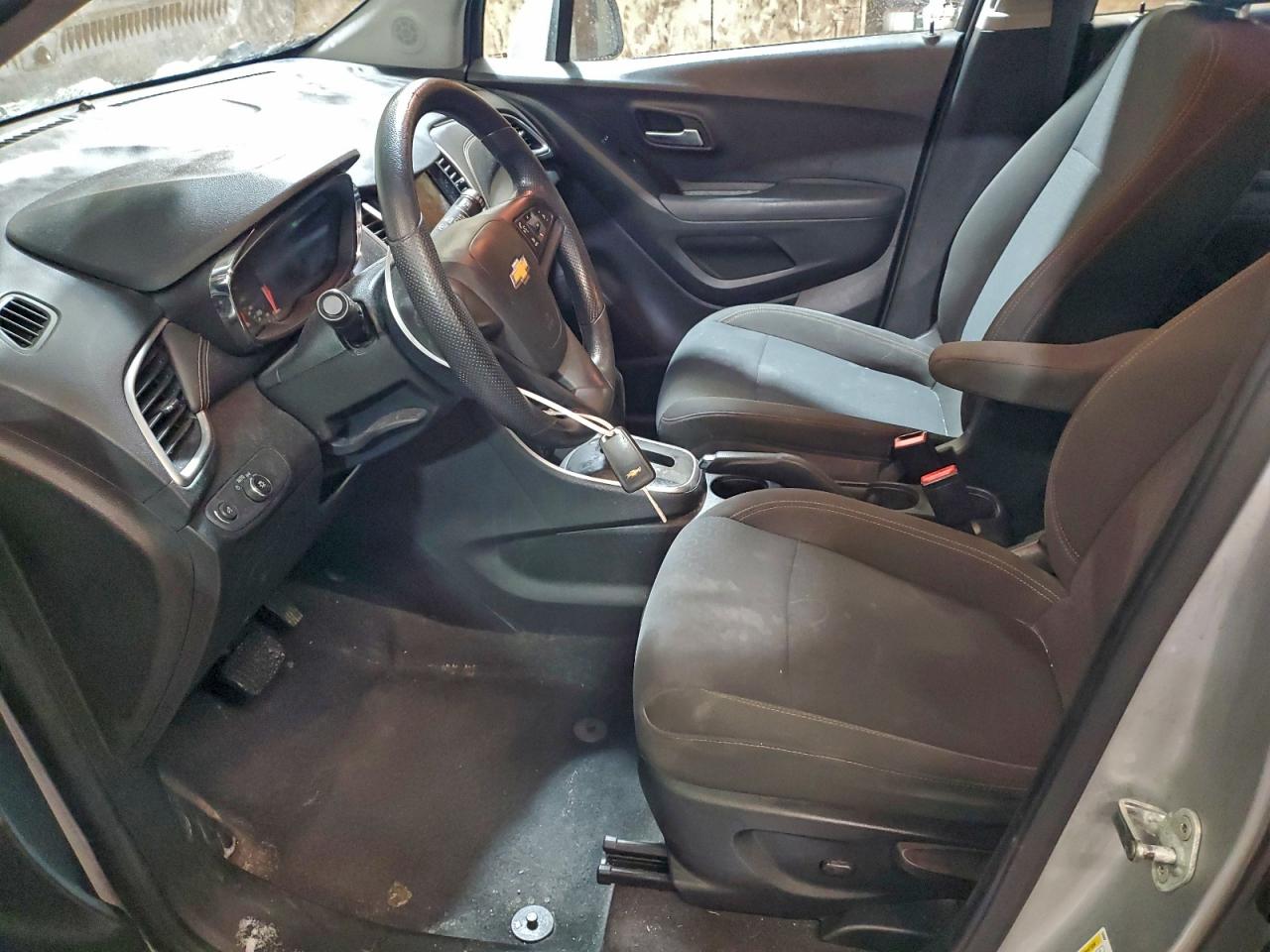 2018 CHEVROLET TRAX LS photo 13