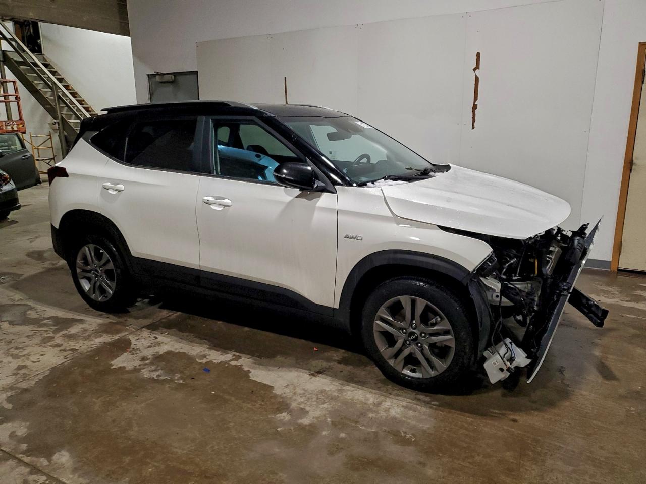 2023 KIA SELTOS S photo 4