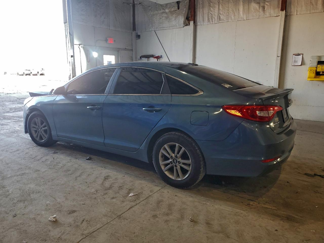 2015 HYUNDAI SONATA SE photo 3