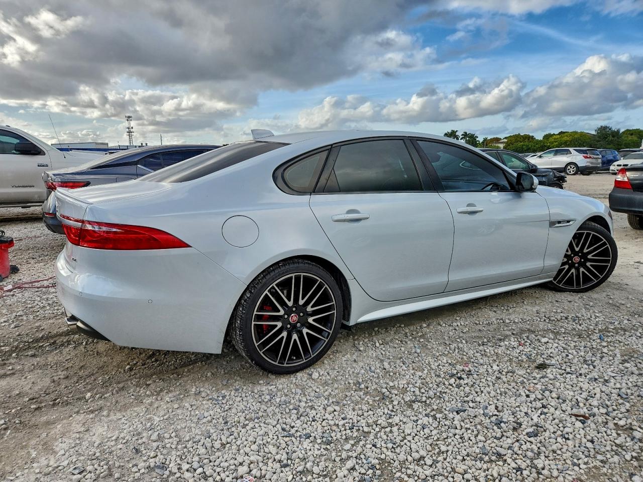 2016 JAGUAR XF R - SPORT photo 5